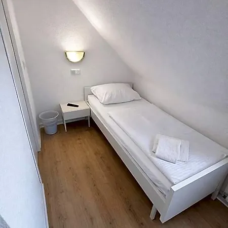 فندق Haus Schwan 3*