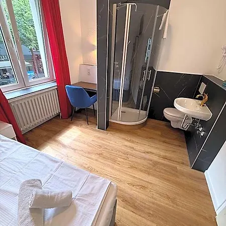 Haus Schwan 3* كولونيا