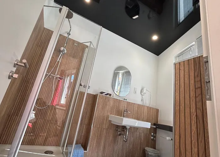 Haus Schwan 3* كولونيا